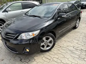 Toyota Corolla LE 4dr Sedan (1.8L 4cyl 4A) 2011 Black