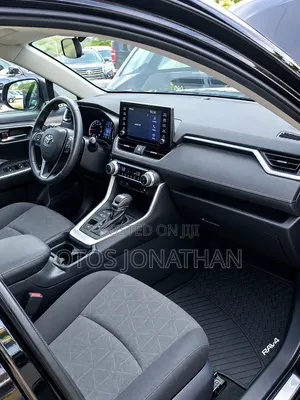 Toyota RAV4 XLE AWD 2020 Black