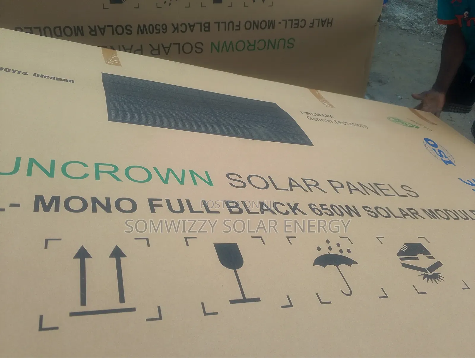 Original 650w Solar Panel ( Suncrown) Full Black.