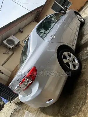 Toyota Corolla L 4dr Sedan (1.8L 4cyl 5M) 2012 Silver