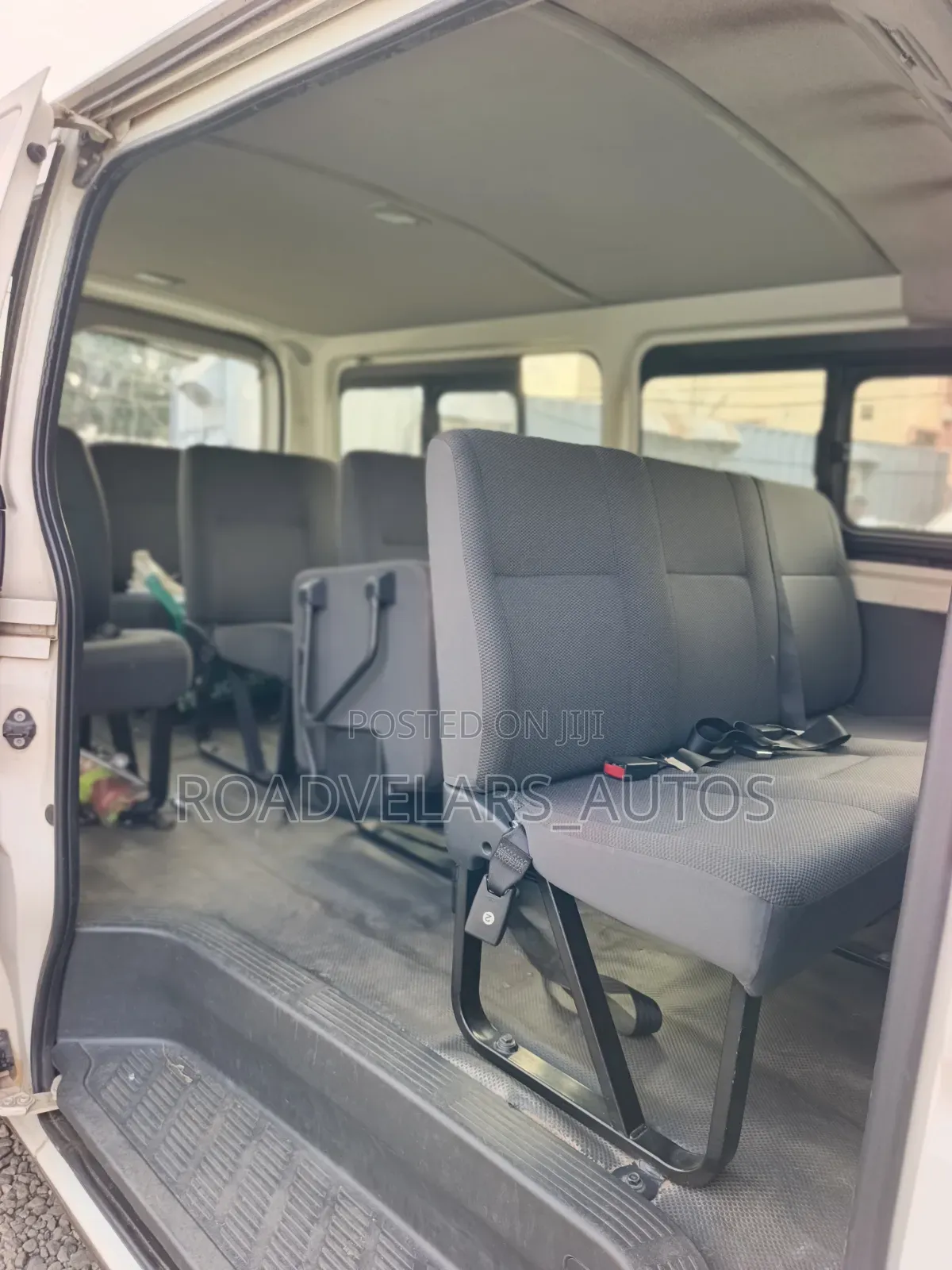 Toyota HiAce 2015 White