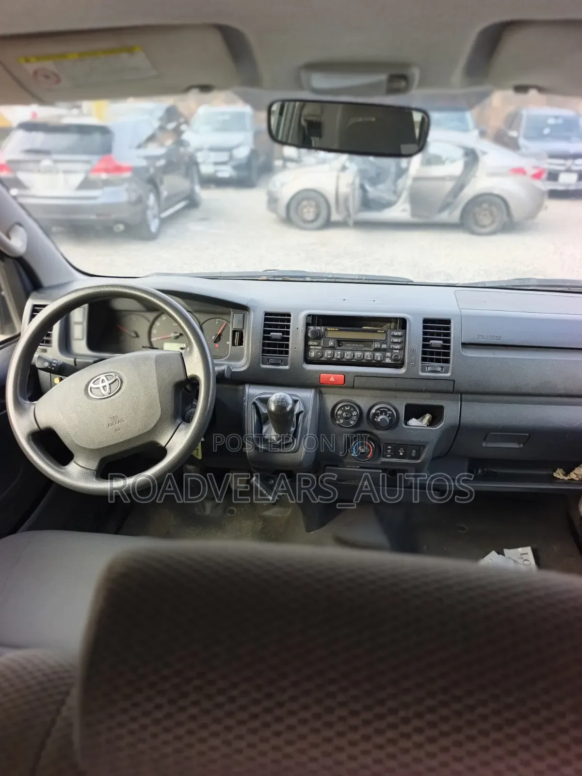Toyota HiAce 2015 White