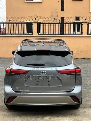 Toyota Highlander Platinum AWD 2020 Blue