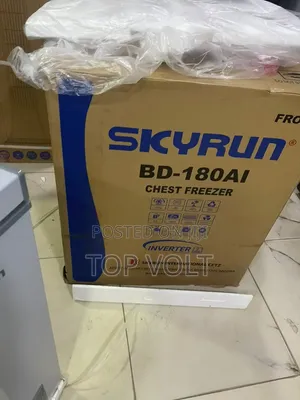 Skyrun 180L Spacious Chest Fre
