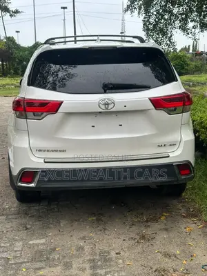 Toyota Highlander XLE 2019 White