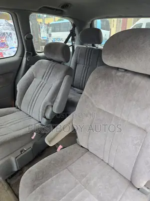 Toyota Sienna 2000 Gray