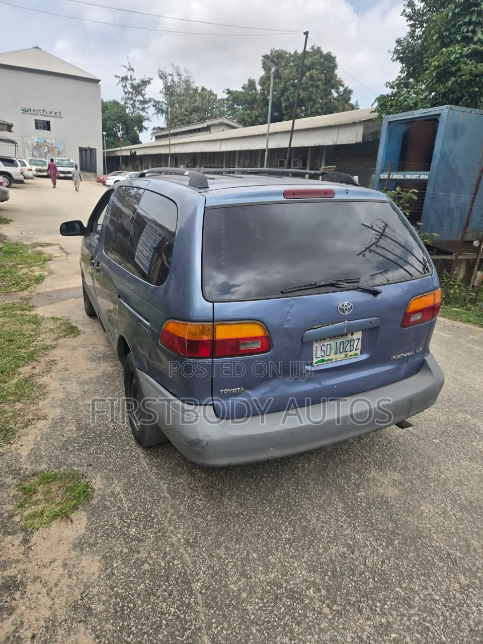 Toyota Sienna 2000 Gray