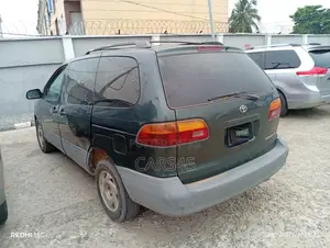 Toyota Sienna 1999 Blue