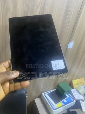 Apple iPad Pro 10.5 (2017) 256 GB Gray
