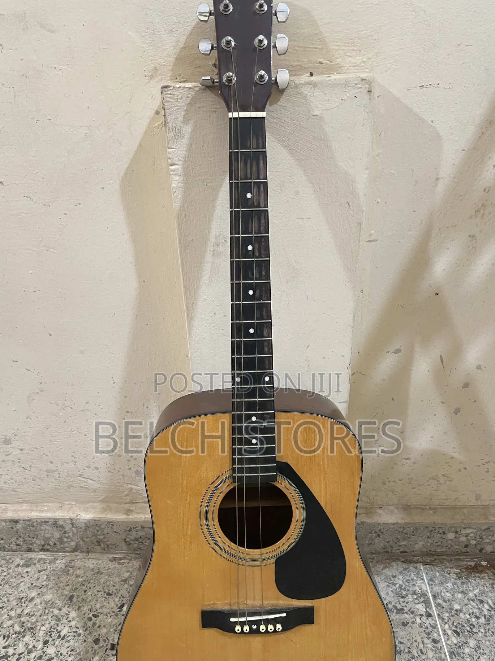 Yamaha Acoustic Guitar