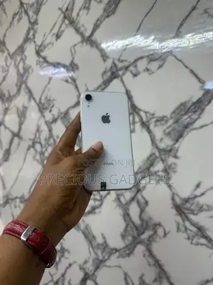 Apple iPhone XR 128 GB White