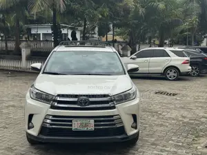 Toyota Highlander XLE 2019 White