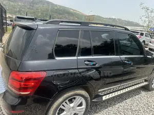 Mercedes-Benz GLK-Class 350 2014 Black