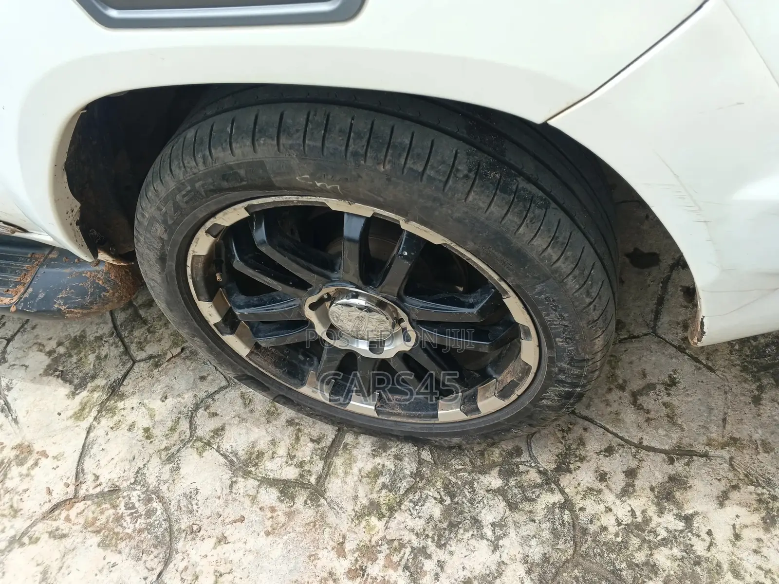 Toyota Hilux 2010 White