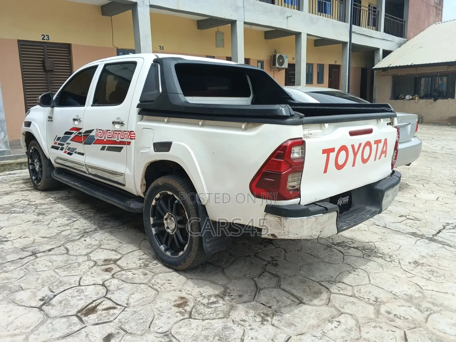 Toyota Hilux 2010 White