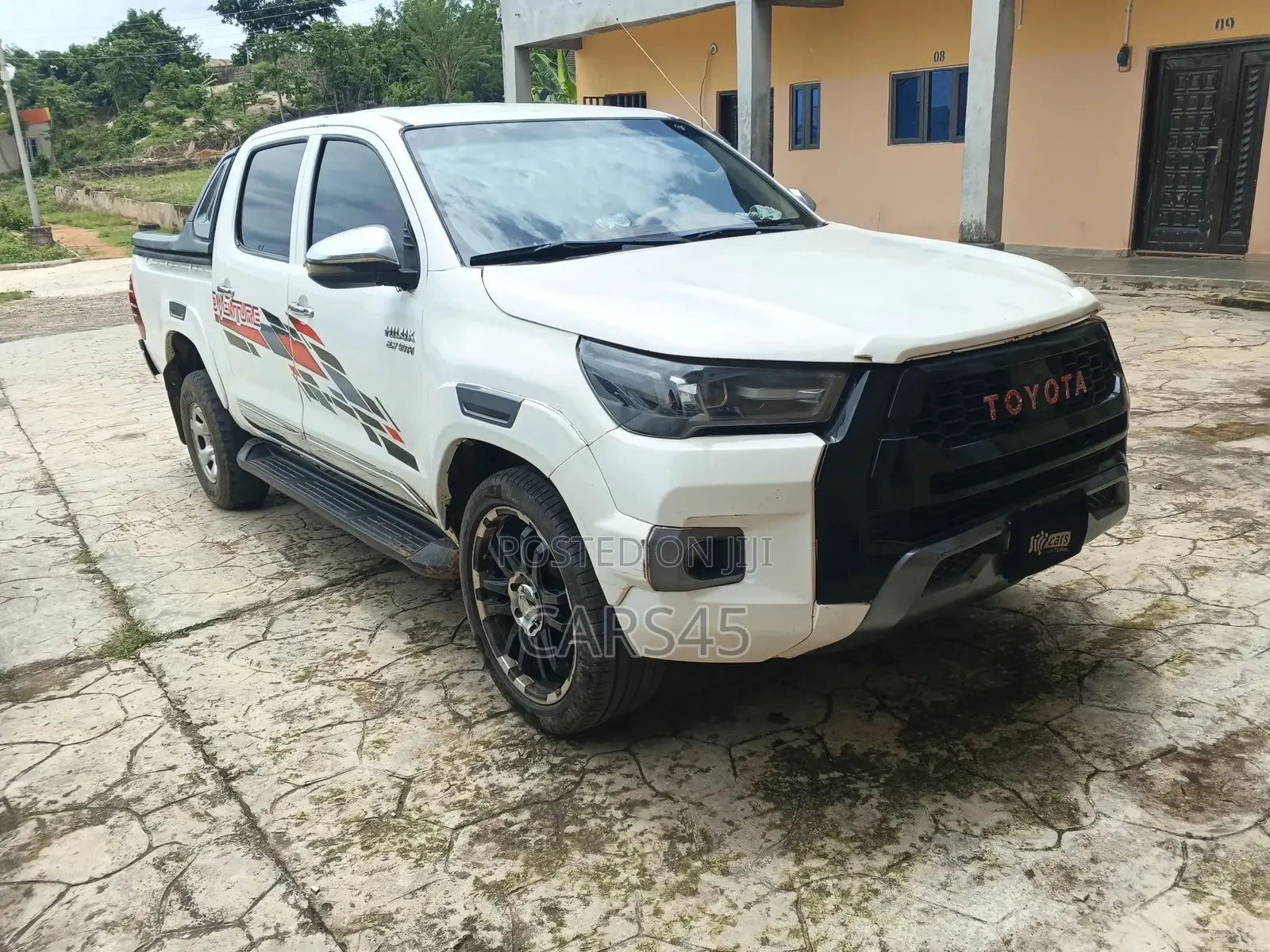 Toyota Hilux 2010 White