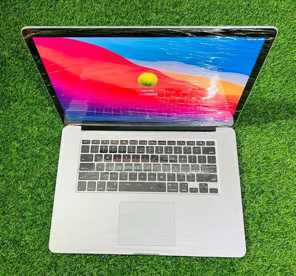 Laptop Apple MacBook Pro 2015 16GB Intel Core i7 SSD 500GB