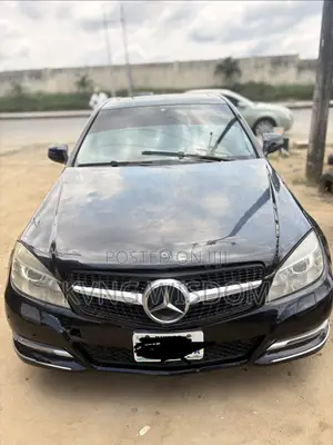 Mercedes-Benz C300 Luxury Sedan AWD (3.0L 6cyl 7A) 2009 Black