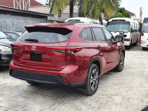 Toyota Highlander 2023 Red