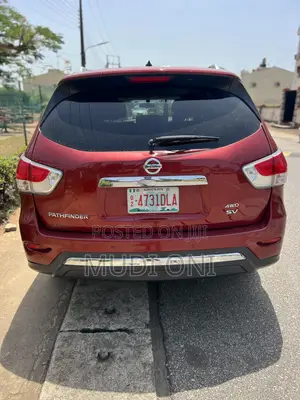 Nissan Pathfinder S 4dr SUV (3.5L 6cyl CVT) 2014 Red