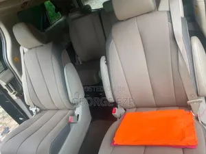 Toyota Sienna 2011 Black