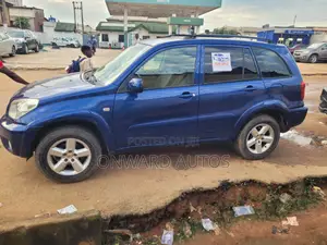 Toyota RAV4 2004 Blue