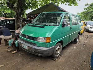 Volkswagen Transporter 2005 Green
