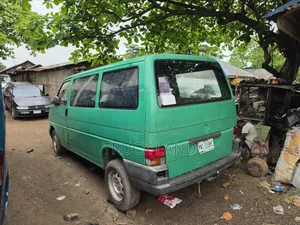 Volkswagen Transporter 2005 Green