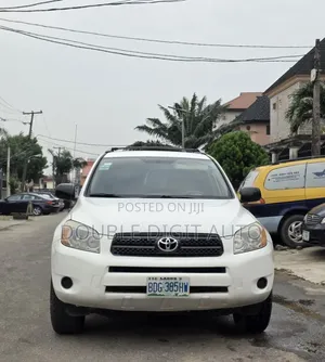 Toyota RAV4 Limited 2008 White
