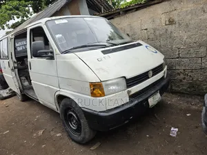 Volkswagen Transporter 2004 White
