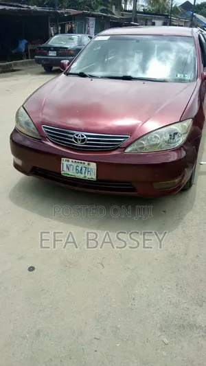 Toyota Camry LE V6 4dr Sedan (3.0L 6cyl 5A) 2005 Red