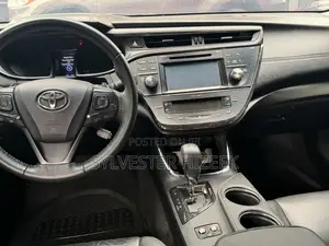 Toyota Avalon XLE Sedan FWD (3.5L 6cyl 6A) 2017 Black