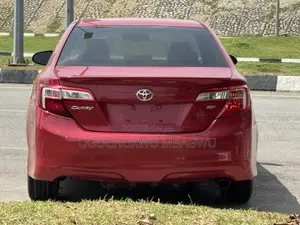 Toyota Camry SE 4dr Sedan (2.5L 4cyl 6A) 2015 Red