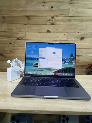 Laptop Apple MacBook Pro 2021 M1 16GB Apple M1 Pro SSD 512GB