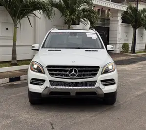 Mercedes-Benz M Class ML350 4MATIC 4dr SUV AWD (3.5L 6cyl 7A) 2014