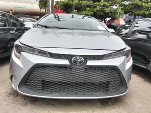 Toyota Corolla LE 2021 Silver