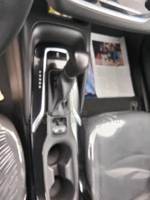 Toyota Corolla LE 2021 Silver