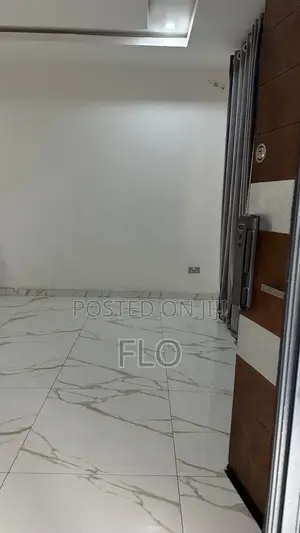 Mini Flat in Osapa london for rent