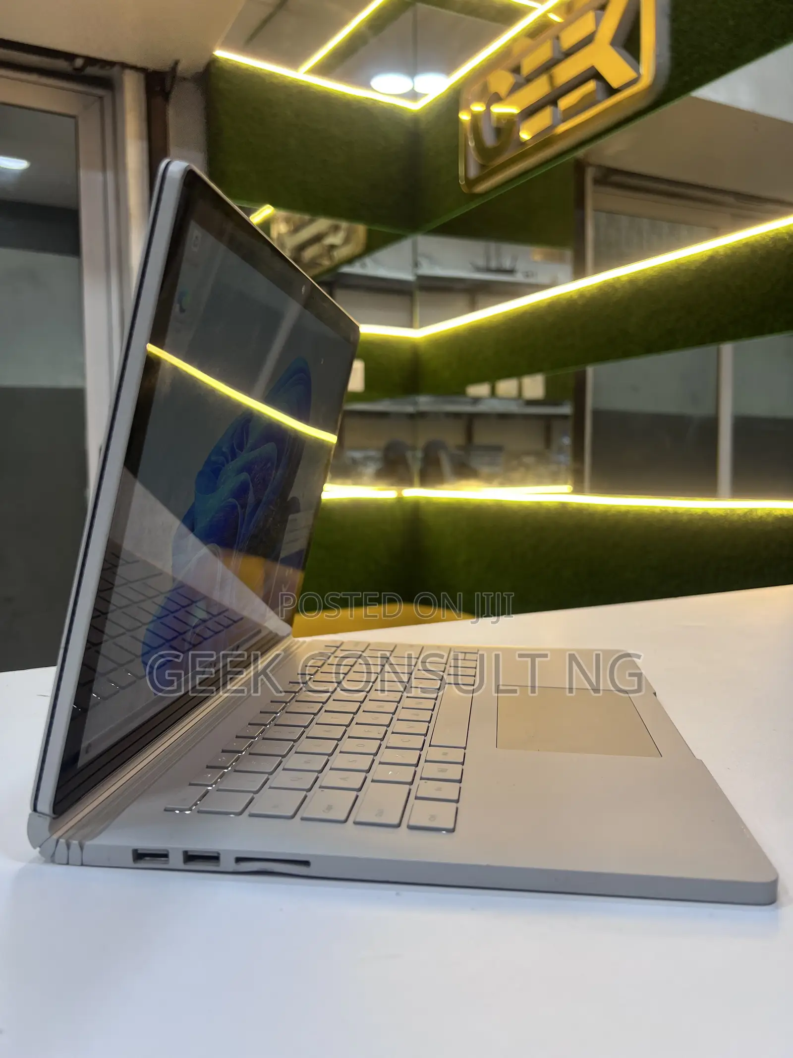 Laptop Microsoft Surface Book 2 16GB Intel Core i7 SSD 512GB