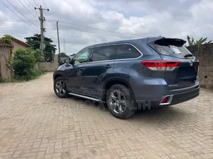 Toyota Highlander Limited Platinum 2019 Blue