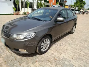 Kia Cerato 2012 Brown