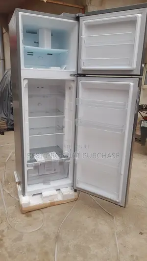 LG GL-B262PQKB Refrigerator – 287 Litres of Convenient Food Storage