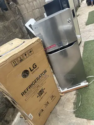 LG Reliable Cooling Refrigerator With 260L Storage Space