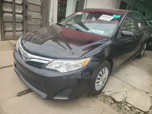 Toyota Camry LE 4dr Sedan (2.5L 4cyl 6A) 2014 Black