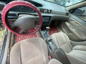 Toyota Camry 2000 Gold