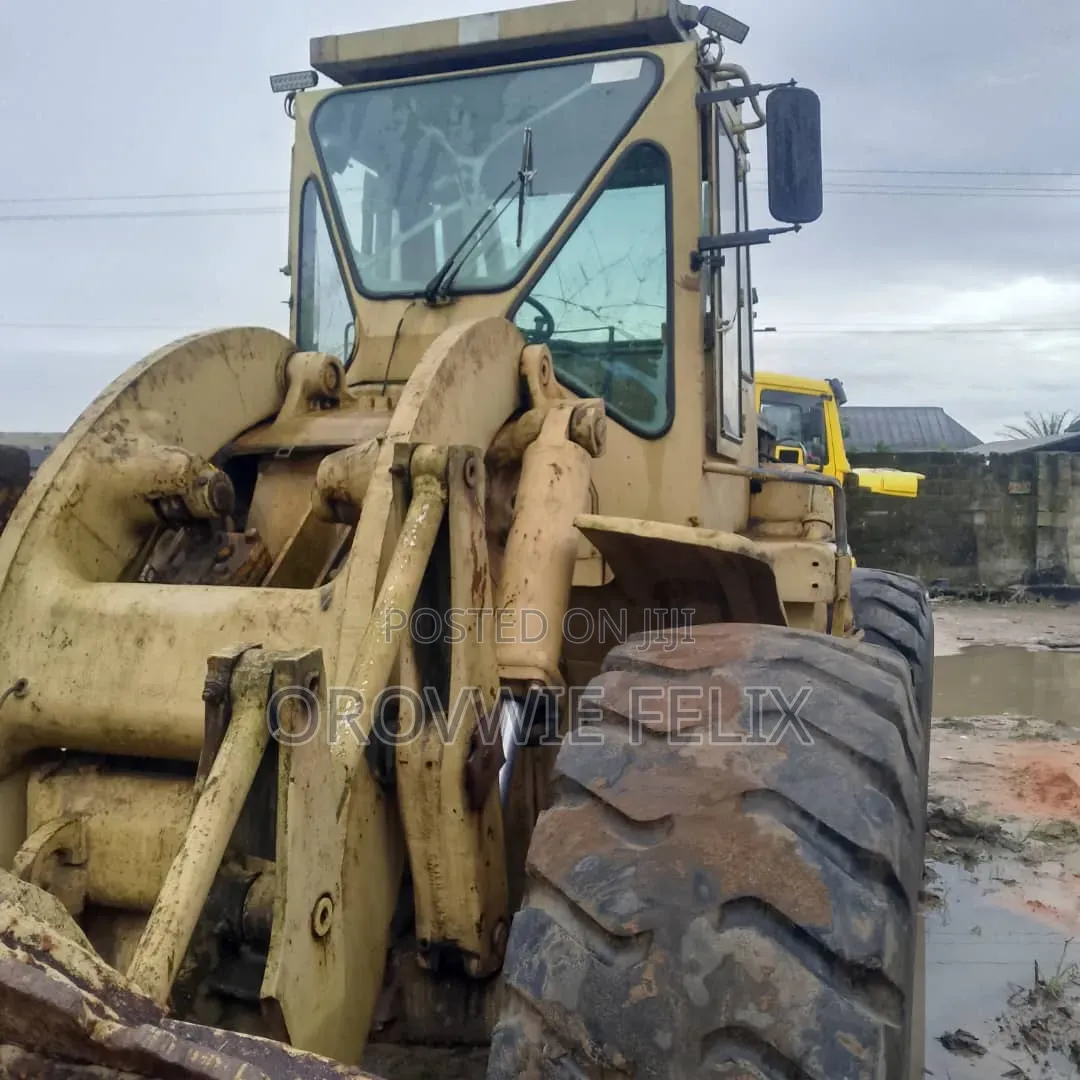 966C Wheel Loader