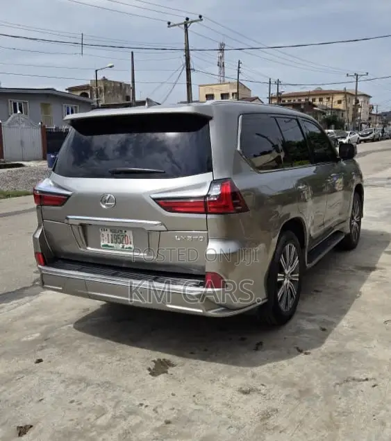 Lexus LX 570 AWD 2017 Gray