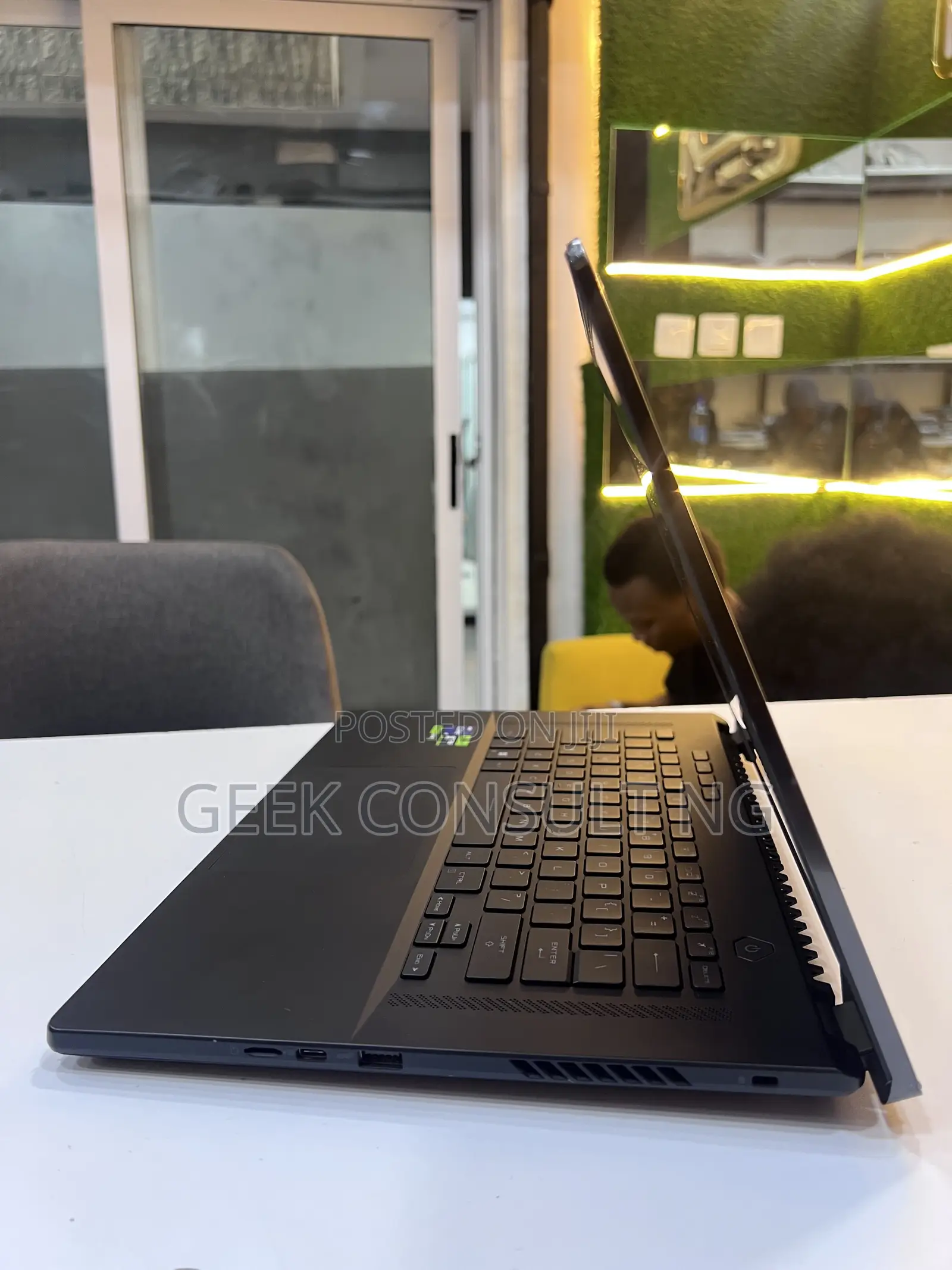 Laptop Asus ROG Zephyrus M16 32GB Intel Core i9 SSD 1T