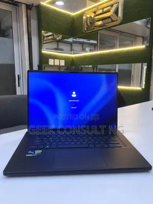 Laptop Asus ROG Zephyrus M16 32GB Intel Core i9 SSD 1T