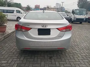 Hyundai Elantra 2012 Silver